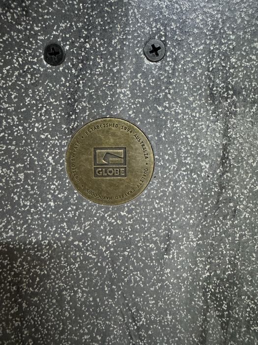 Skate longboard Globe em bom estado