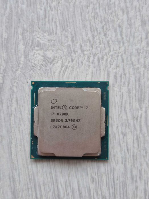 s1151v2 процесор Intel Core i7-8700K 4.7GHz 6ядер\12потоків. Trade-in