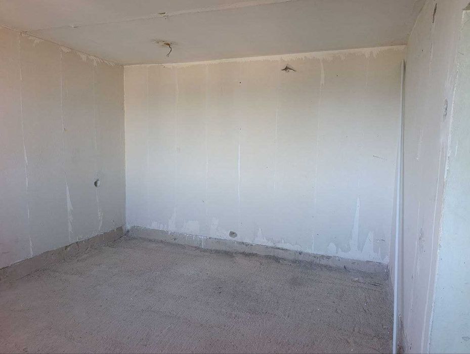 3 кімнатна квартира-студія під ваш ремонт на початку Богунії