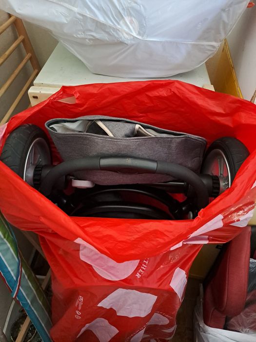 Assento de carro, carrinho de bebê 2 tipos. Com assento de carro.