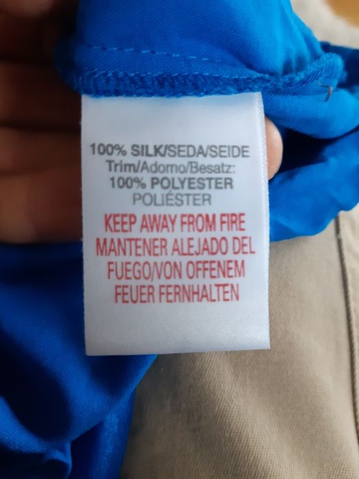 Chabrowa sukienka z falbankami