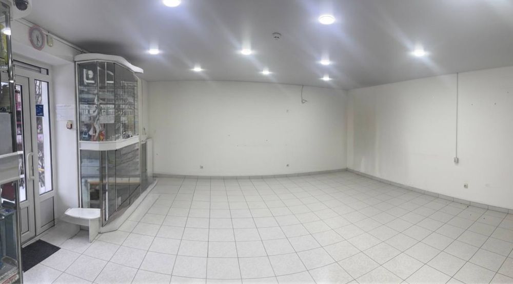 Оренда фасадного приміщення на червоній лініі