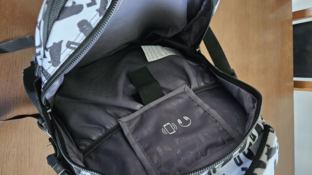 Plecak młodzieżowy z deskorolkami mało uzywany