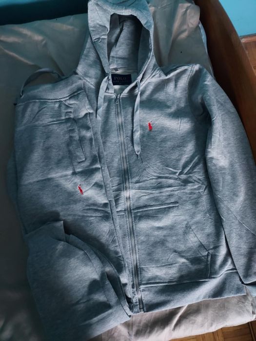 Dresy męskie i damskie z wyszwanym logo. Od S do XXL