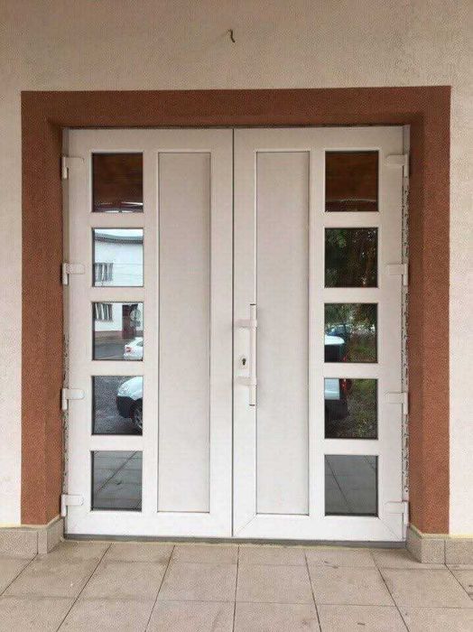 Вхідні та міжкімнатні двері, вікна