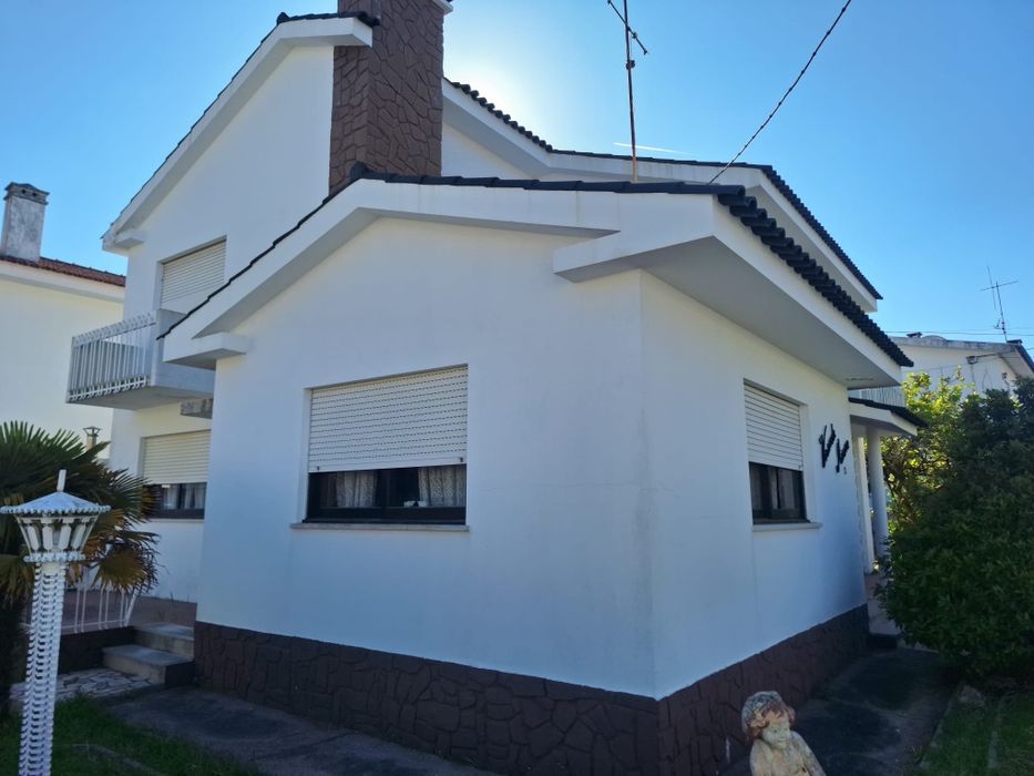 Moradia Isolada T4 cais novo Darque