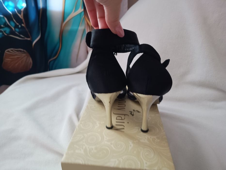 Sandały na szpilce rozmiar 37