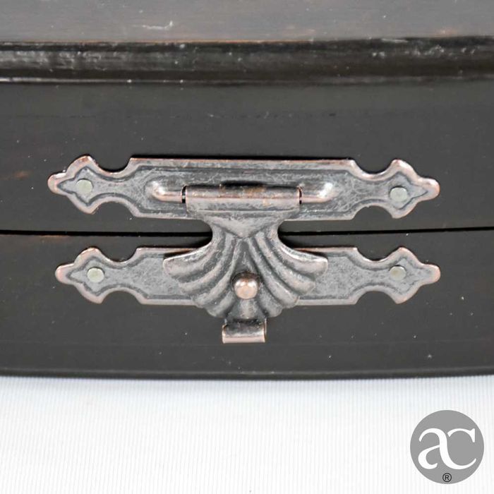 Caixa de jogo, em madeira exótica com embutidos de madrepérola