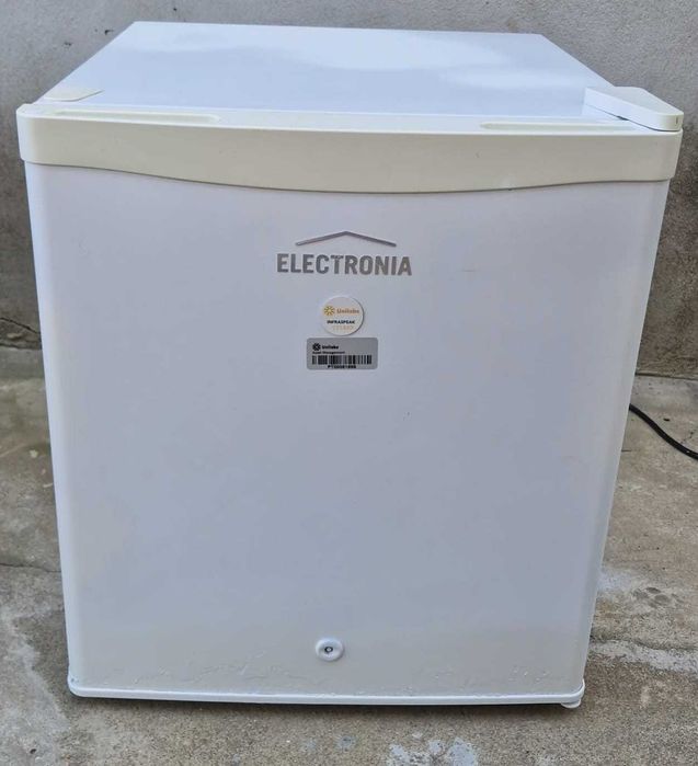 Mini frigorífico a funcionar