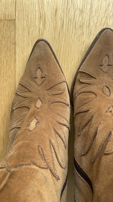 Botas em camurca