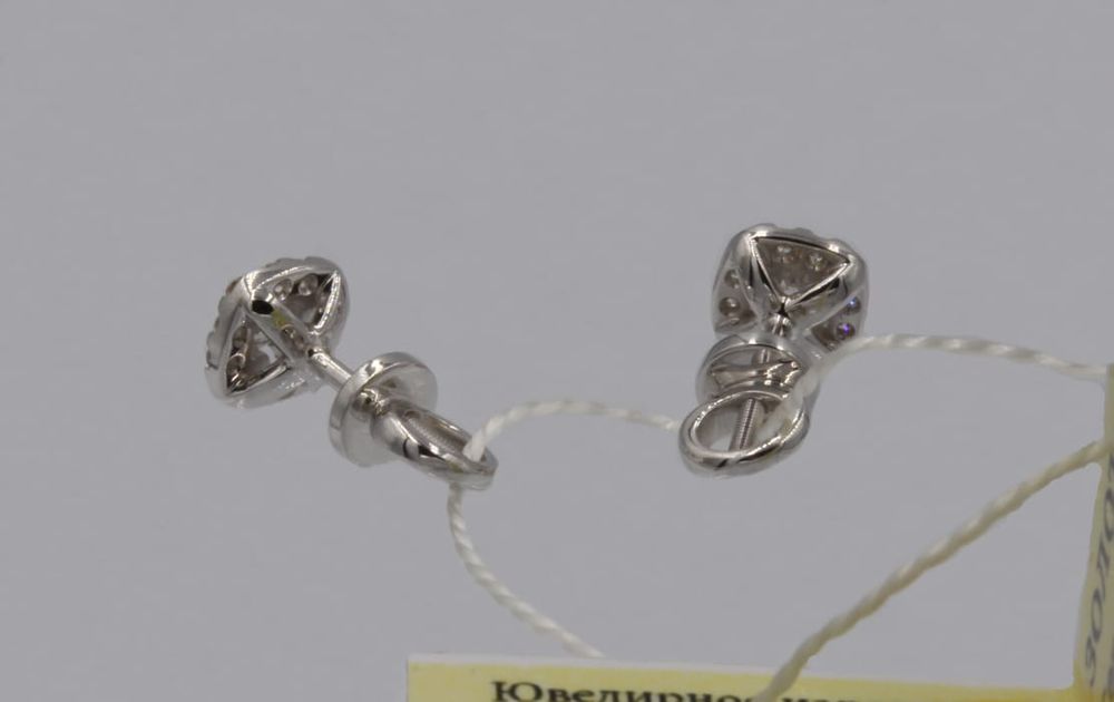 Золотые серьги с бриллиантами