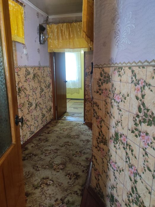 Продаж будинку з господарськими будівлями