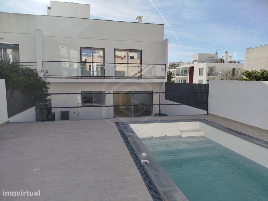 Moradia T3 com piscina em Moncarapacho, Algarve