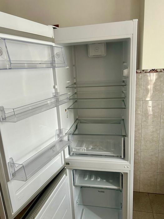Frigorífico Ariston Hotpoint H8 A1E W