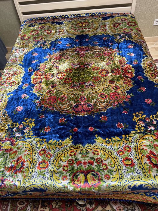 Дивандек синоьго колоьру