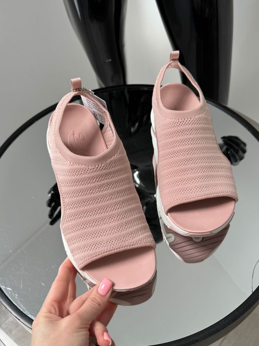 Женские стильные босоножки Skechers Arch Fit  Darling Days 35/36/38/39/40/41/42/43р