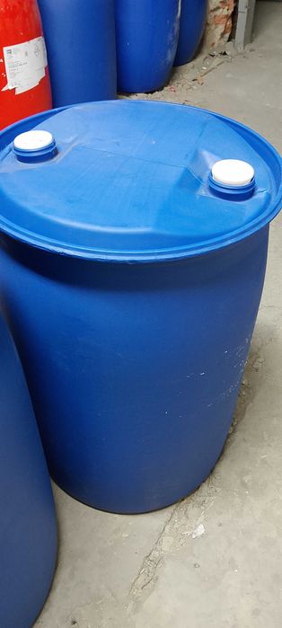 Beczki plastikowe 120l.