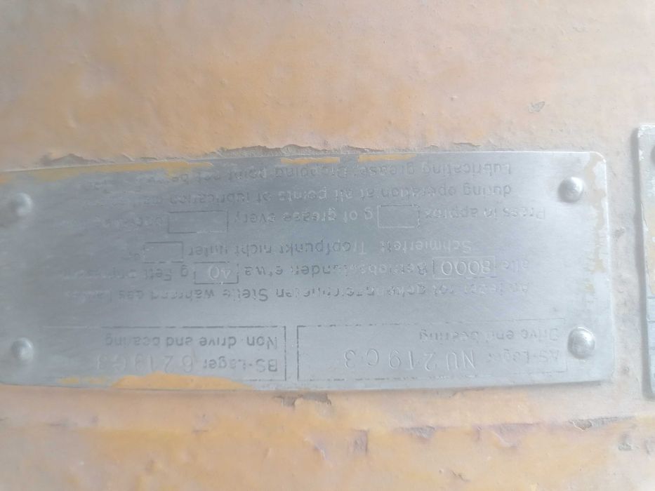 Motor elétrico trifásico