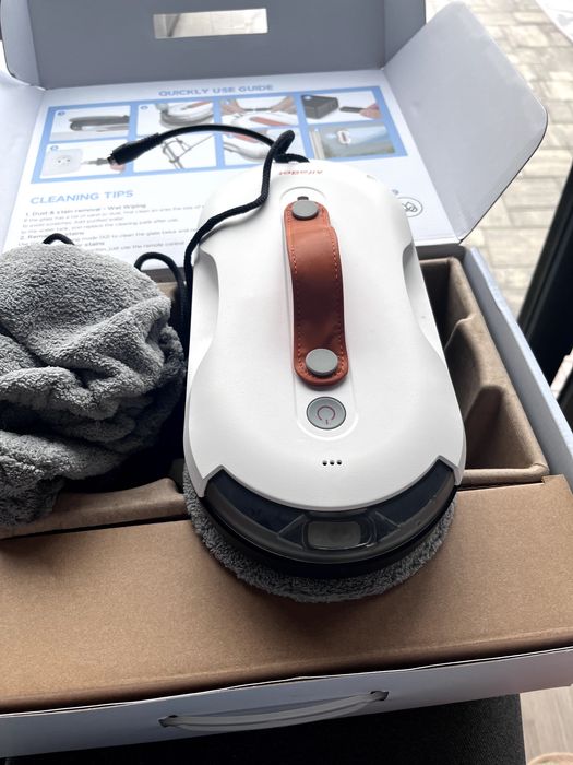 Nowoczesnym robot czyszczący AlfaBot X7 Pro