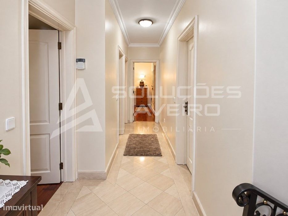 Moradia T4+1 | Piscina Coberta | Ginásio | Dois Lotes Urbanos | Cen...