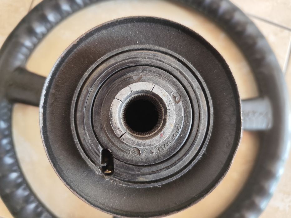 Volante desportivo c/símbolo Mercedes