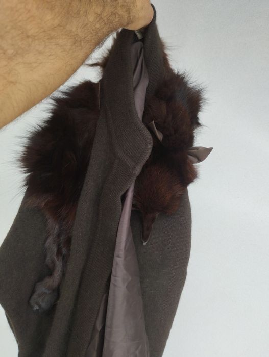 Casaco curto com raposa