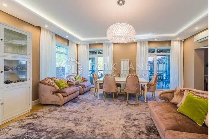 Березівка. КМ Козирна Карта. Будинок з дуже гарним ремонтом.