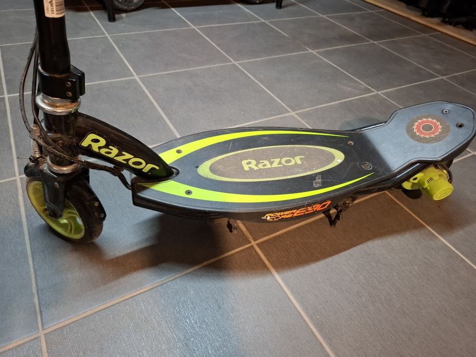 Trotinete avariada e sem carregador