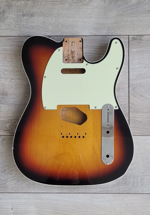 Korpus Japan  Fender Telecaster binding