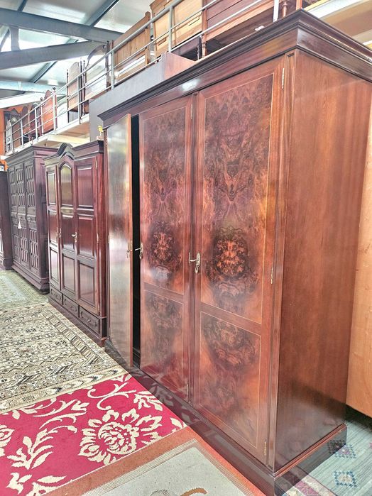 Excelente roupeiro de três postas - óptimo estado geral