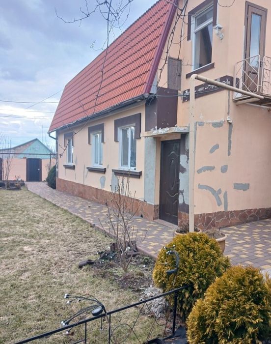 Здається будинок на Космосі