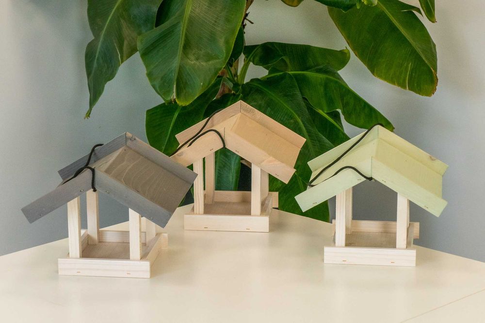 Karmnik Budka Karmniczek Lili