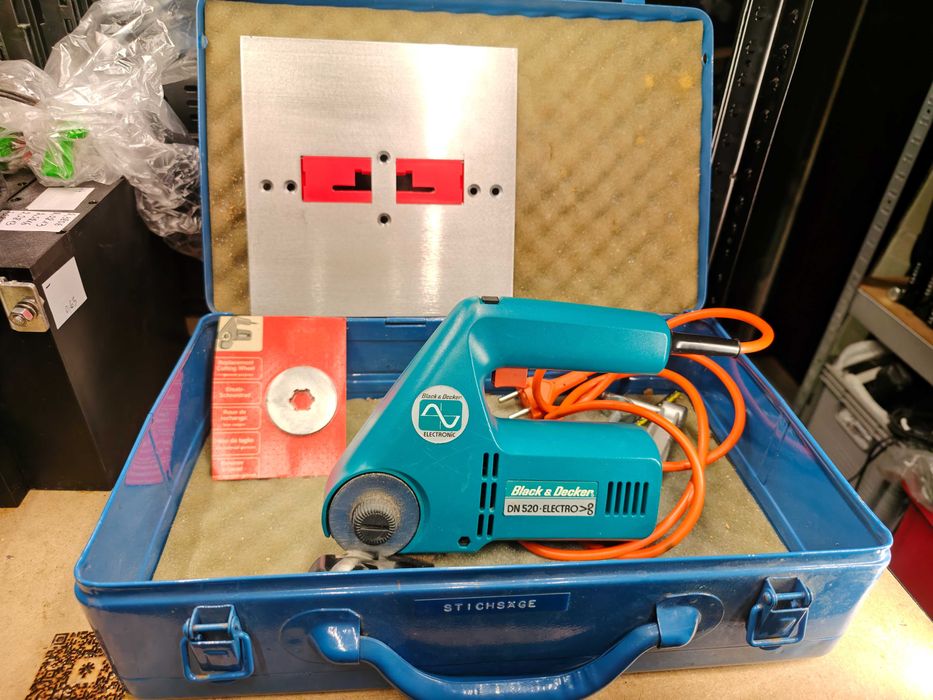 Nożyce do blachy Black Decker DN 520. Elektryczne. Walizka. Vintage