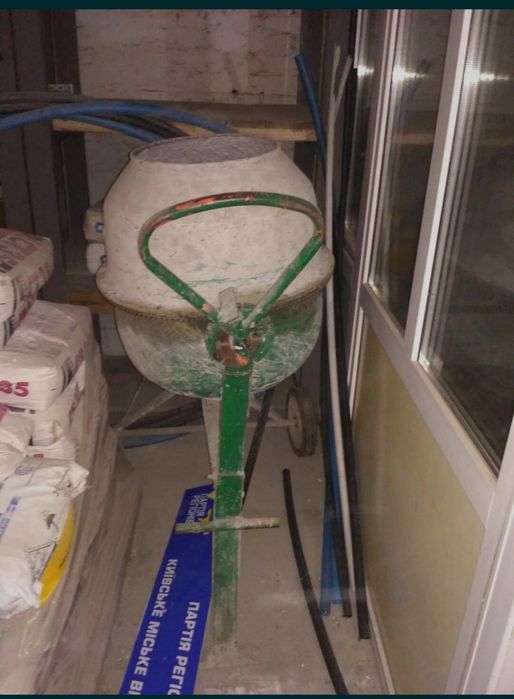 Аренда бетономешалки в Фастове (объем-100 л)-100 грн/сутки.