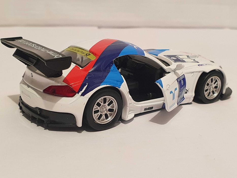 Auto metalowe BMW Z4 GT3 skala 1/38 wyścigowe nowe samochod