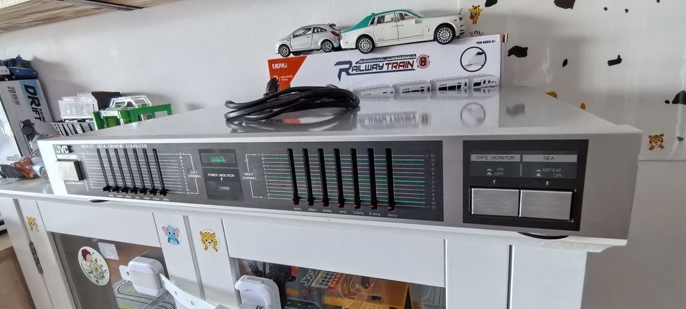 Korektor graficzny equalizer JVC SEA-22 srebrny