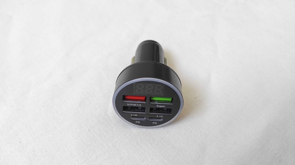 Автомобільний адаптер живлення 6портів