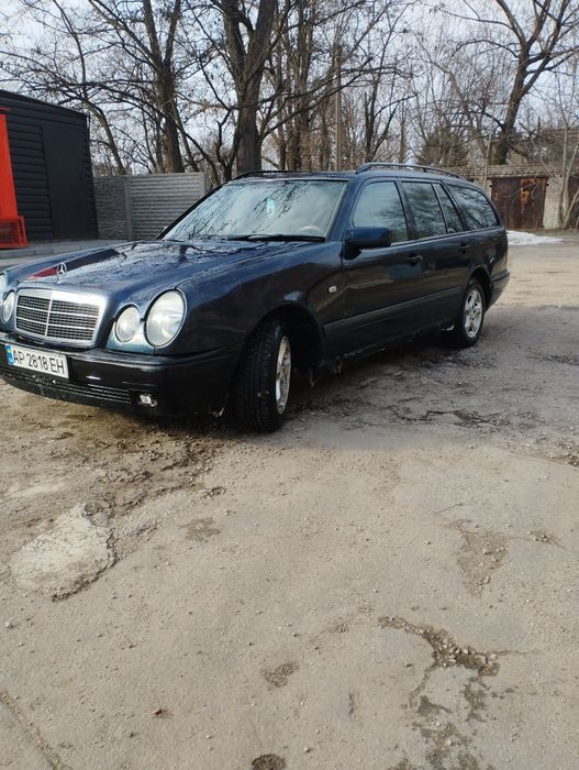 Продам Мерс 210.универсал