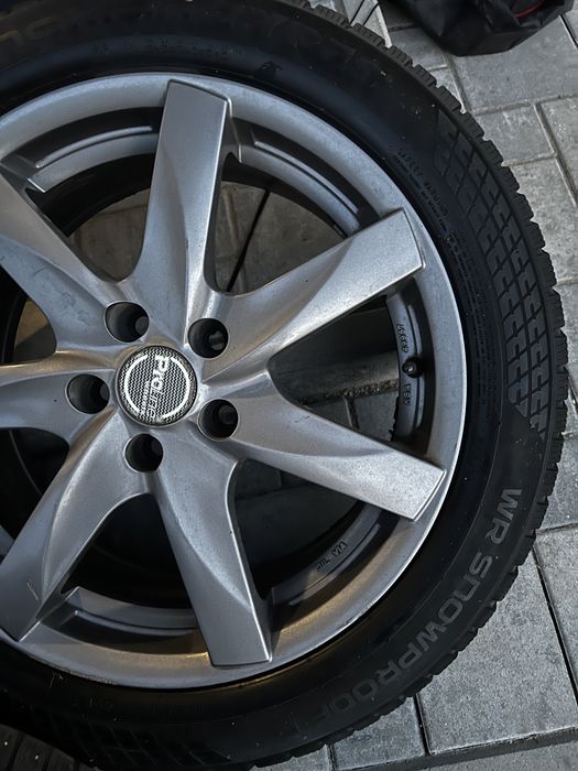 Felgi alu + opony zimowe Nokian 215/50 R17