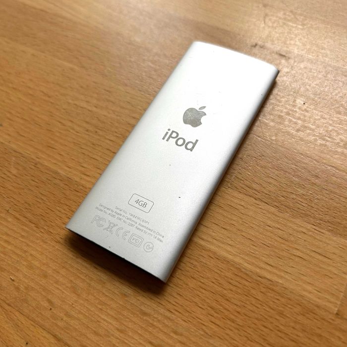 Apple iPod 4GB - srebrny mp3 [Retro]