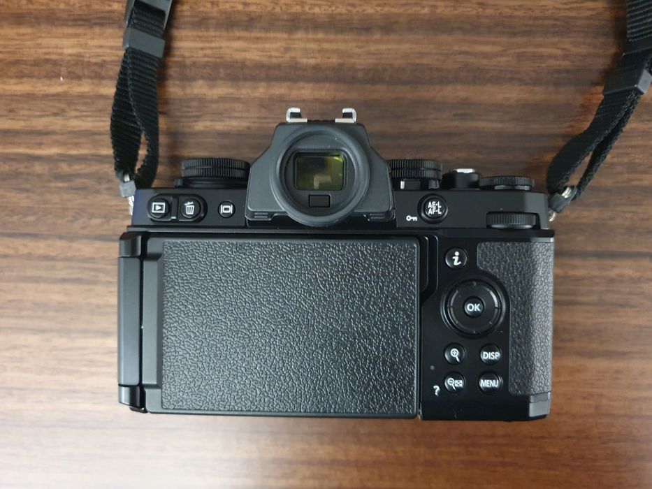 Câmara Nikon Zfc black edition como nova