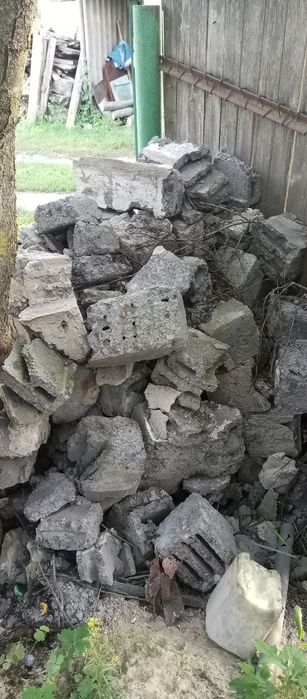 Кирпич і шлакоблок битий