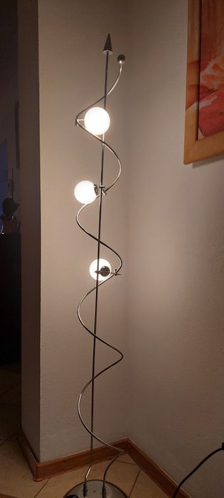 Elegancka Lampa stojąca