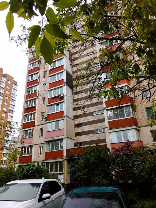 Продаж 3к квартири на Б-р В.Висоцького 6 Троещина Деснянский р-н
