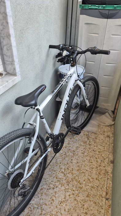 Bicicleta com pouco uso