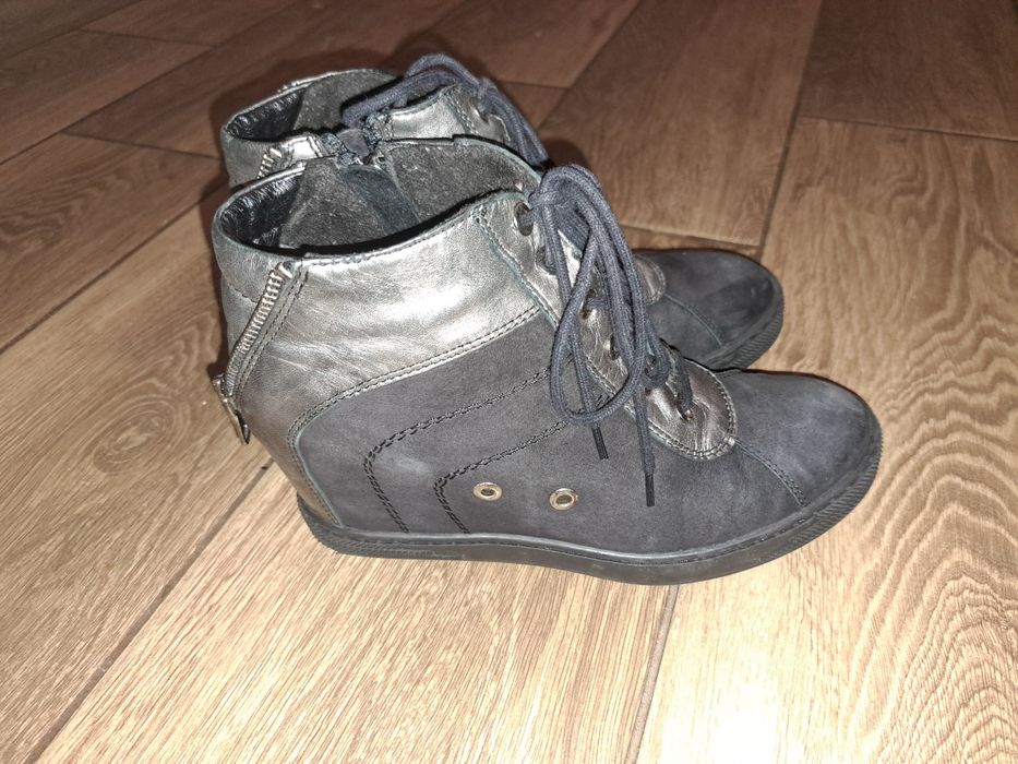 Buty na platformie "Carinii"