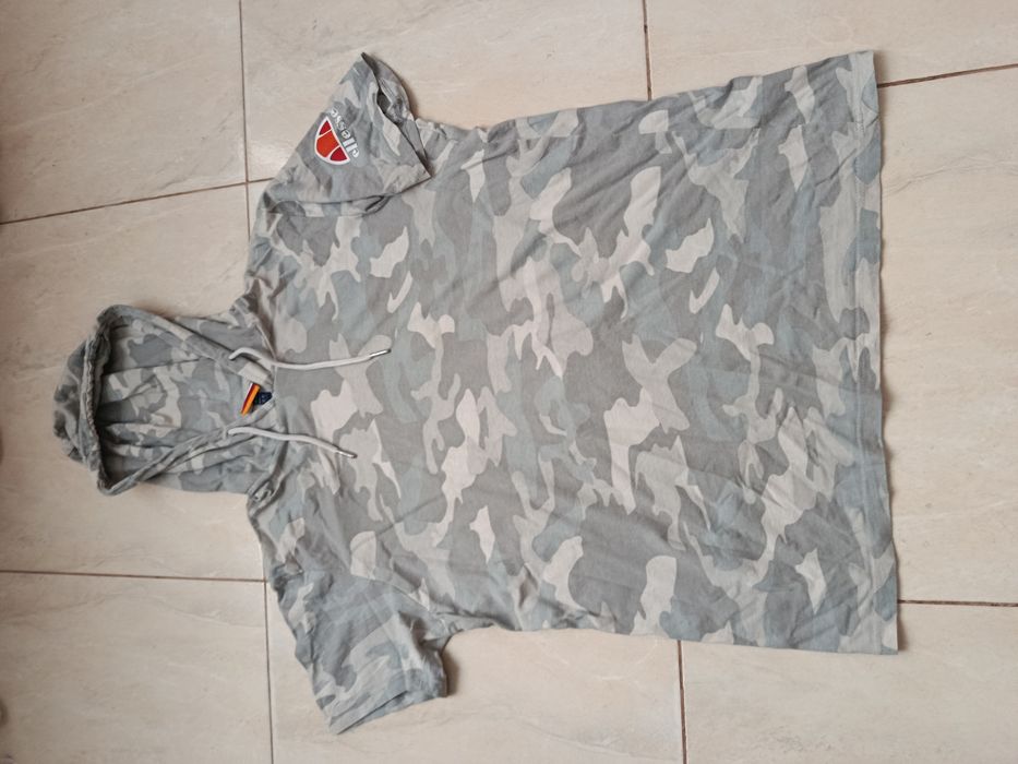 Футболка з капюшоном ellesse