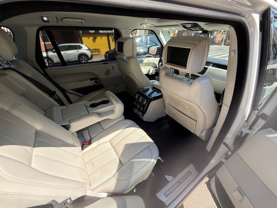 Land Rover Range Rover. HSE .Dlugi-Limuzyna