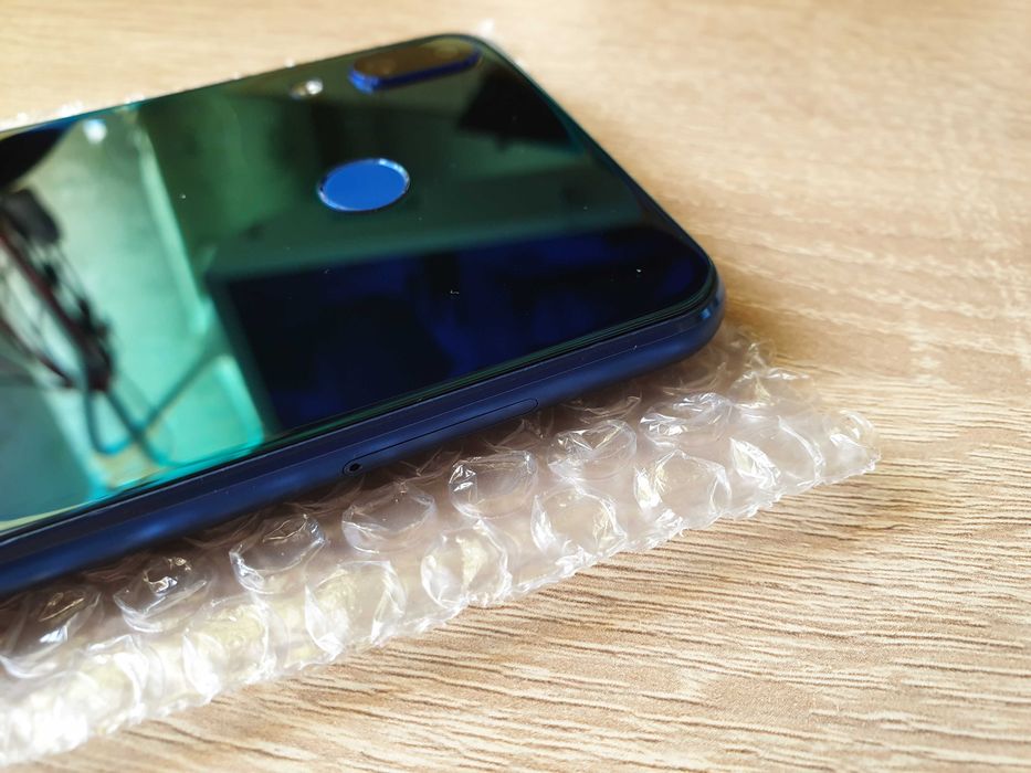 Продам телефон Lenovo Z5.