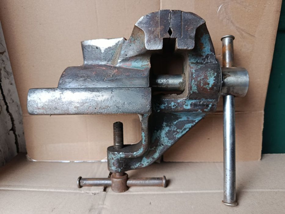Тиски лещата  тиски слесарные  СССР 80  мм